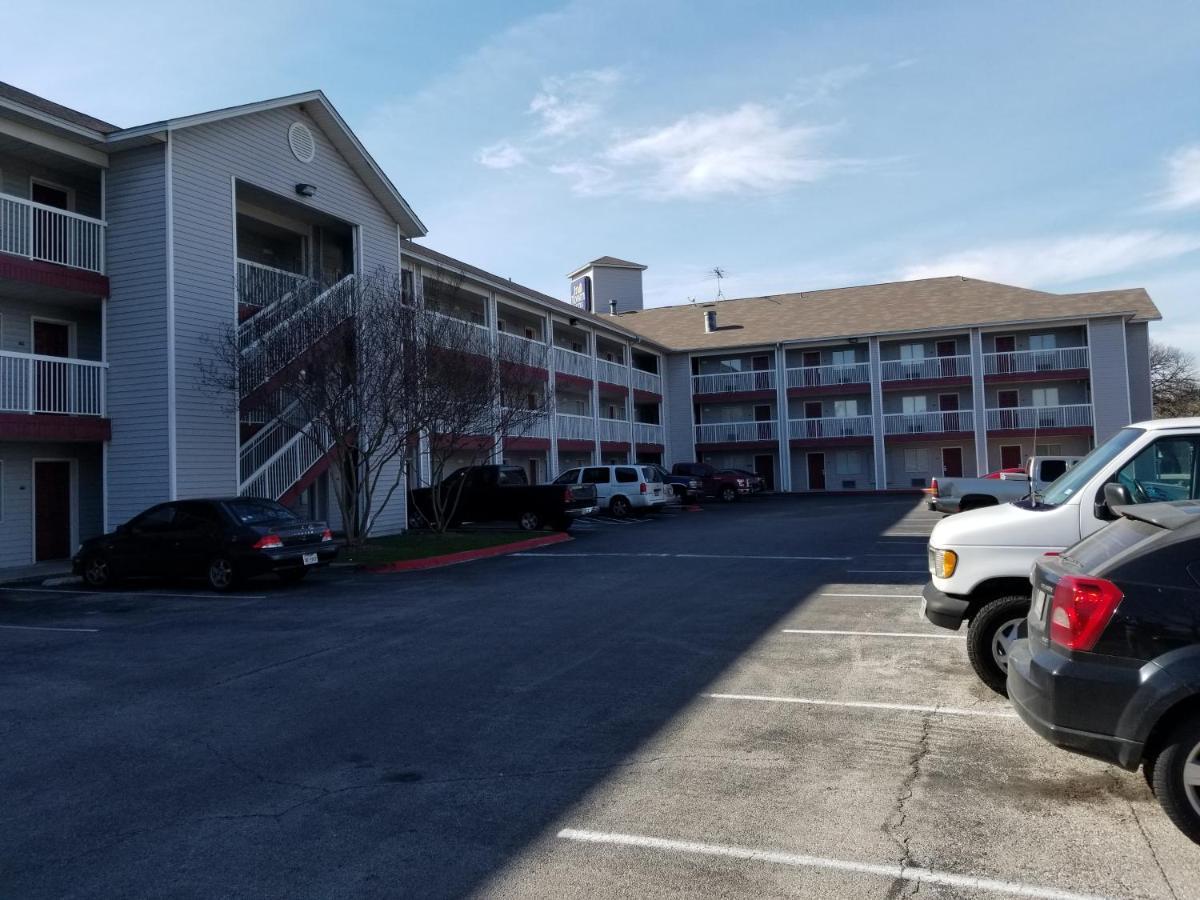 Intown Suites Extended Stay San Antonio Tx - Leon Valley North Exterior photo
